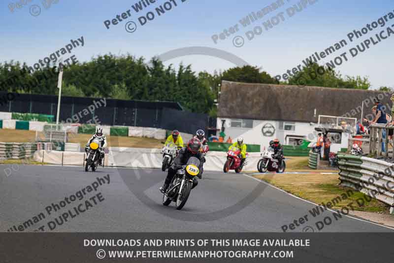 Vintage motorcycle club;eventdigitalimages;mallory park;mallory park trackday photographs;no limits trackdays;peter wileman photography;trackday digital images;trackday photos;vmcc festival 1000 bikes photographs